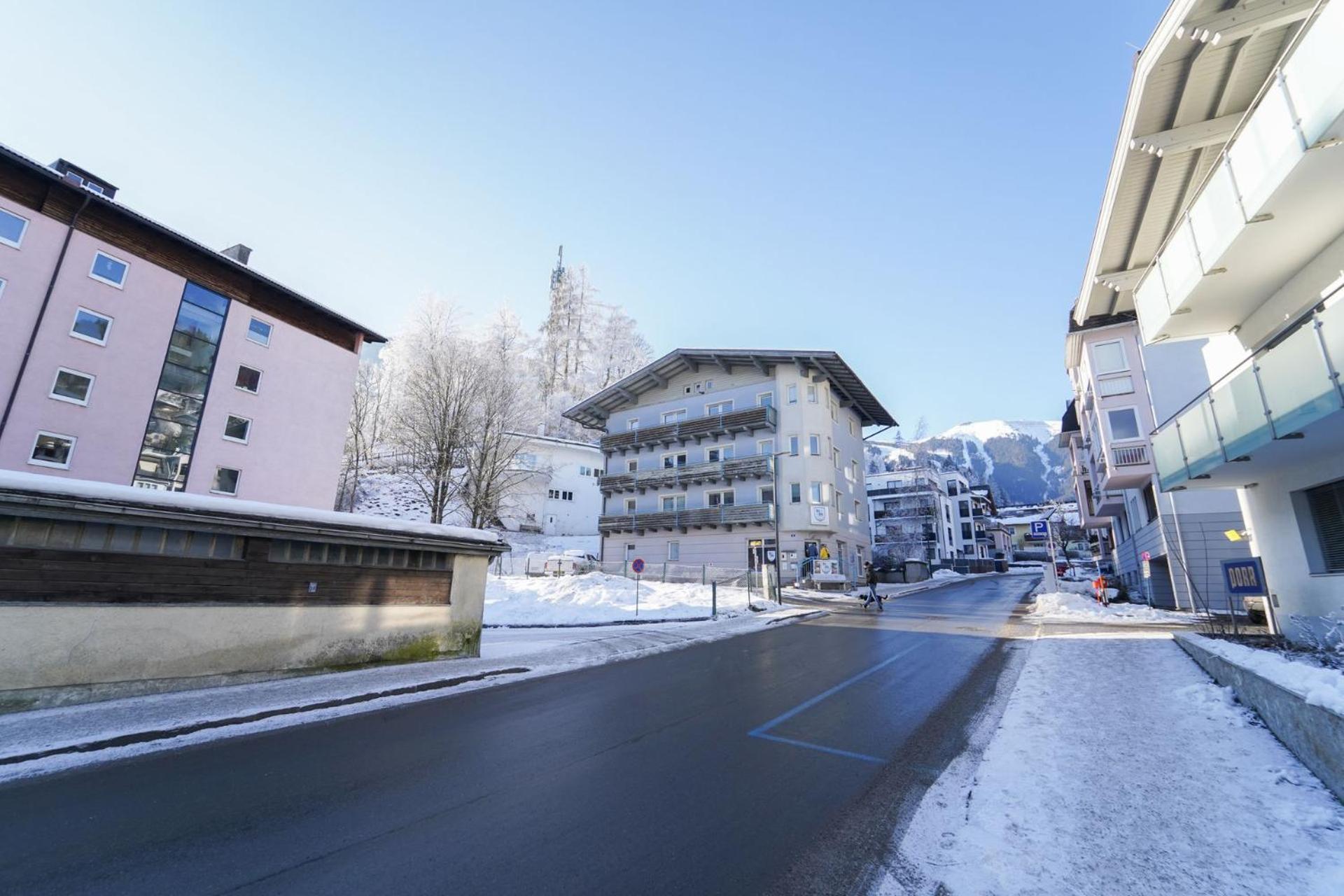 Schlafgut Kuessler - 70M Vom City Express Zell am See Exteriör bild