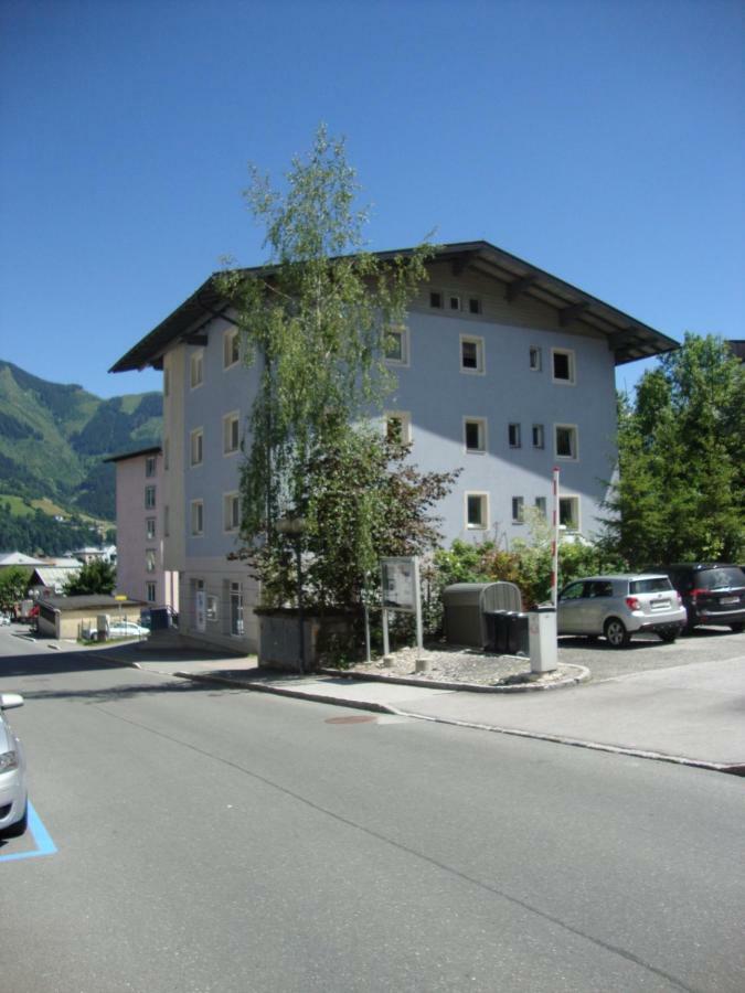 Schlafgut Kuessler - 70M Vom City Express Zell am See Exteriör bild